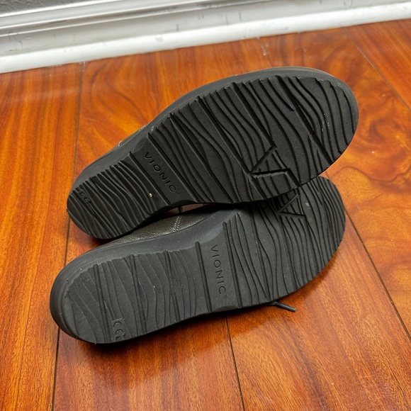 Vionic Magnolia Abigail Lace Up Flat Sneaker Pewter Gray Size 7 - Picture 4 of 4